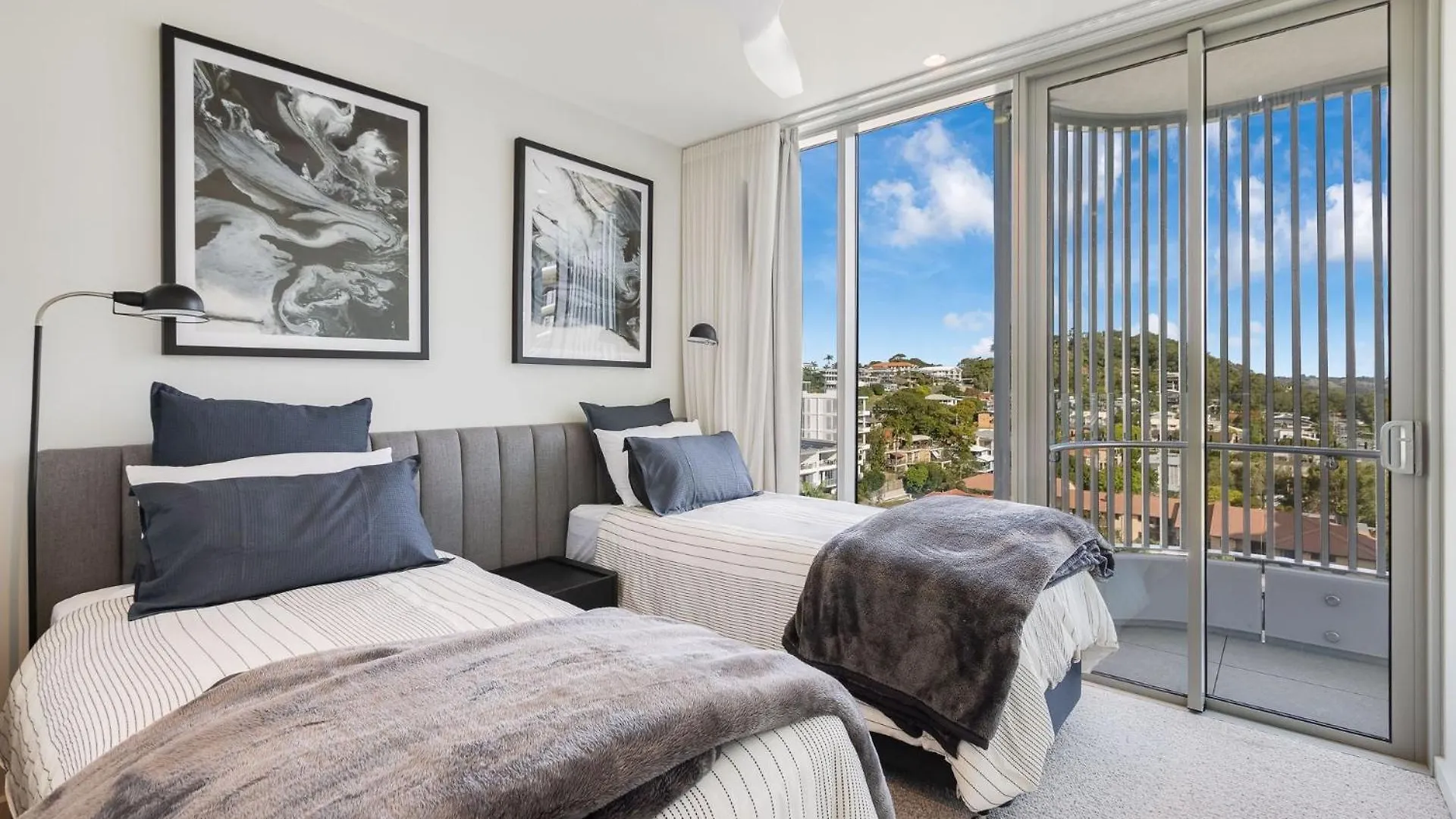 Miles At Kirra Beach Unit 907 Gold Coast Apartment